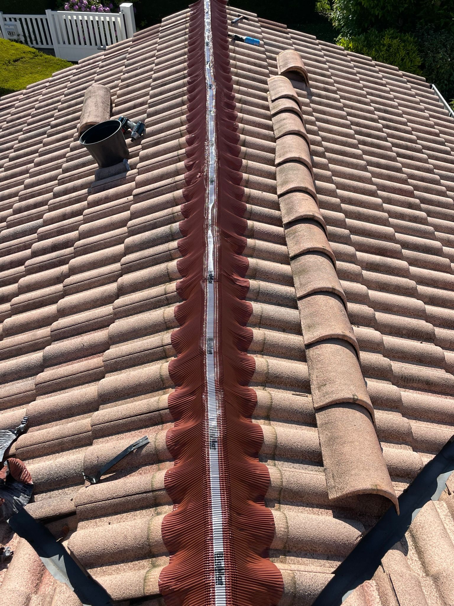 Processus de nettoyage de toiture professionnel