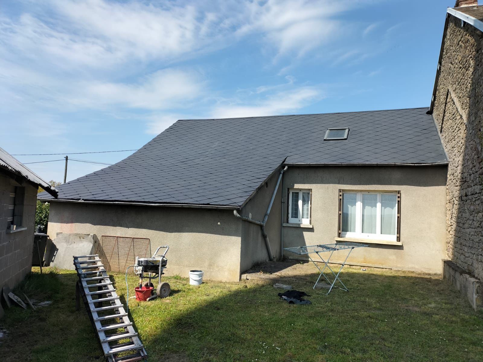 Toiture avant nettoyage par BP Couvreur